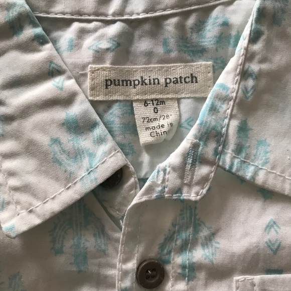 Short sleeve button down shirt. 🌵 - Picture 3 of 3